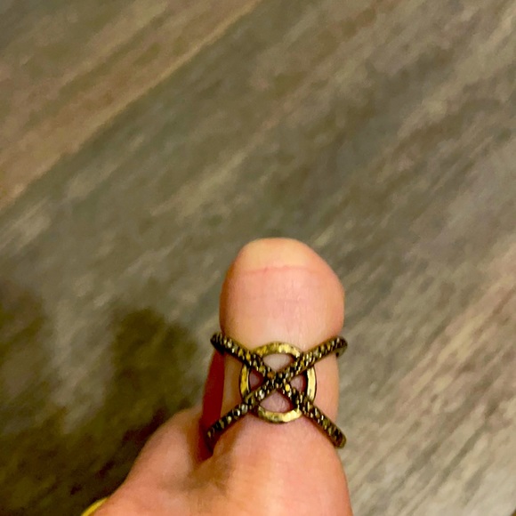 Ring - Picture 1 of 4